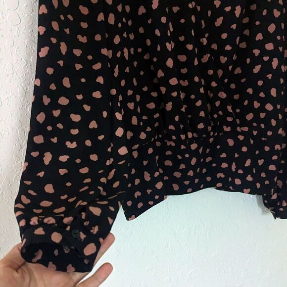 Womens All in Favor Blouse Black w/ Pink Polka Dot Long Sleeved V Neck Small GUC - Picture 5 of 9